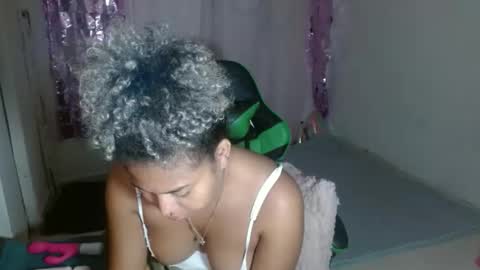 Snapshot of victoria_miler chatting on 3, 12, 2025 VICKY online show from 3, 12, 2025