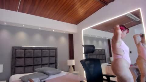 Snapshot of victoria_mooree chatting on 12, 9, 2025 Victoria Everyday From 1400 to 2130 Col Time online show from 12, 9, 2025