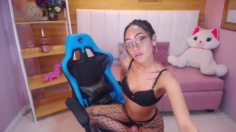 Victoria  online show from 14, 2, 2025