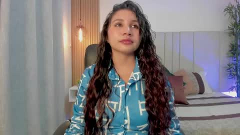 VICTORIA  online show from 4, 5, 2026