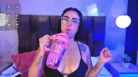 Victoria Andrade online show from 28, 4, 2026