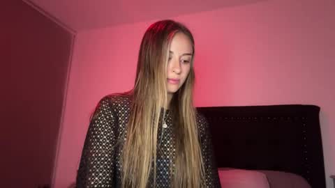 Victoriababy43 online show from 8, 3, 2026