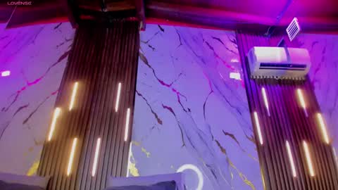 Victoria  online show from 19, 9, 2025