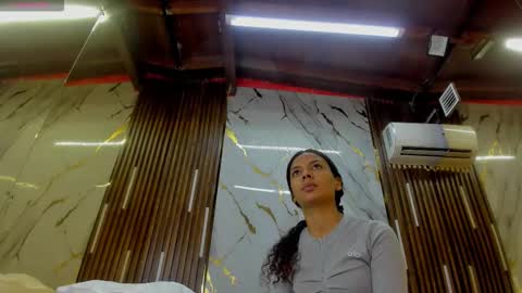 Victoria  online show from 30, 11, 2025