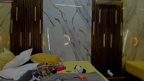 Victoria  online show from 1, 12, 2025