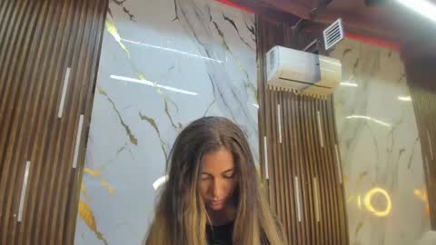 Victoria  online show from 22, 4, 2026