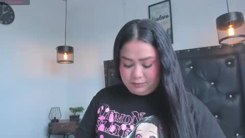 Victoria  online show from 25, 4, 2026