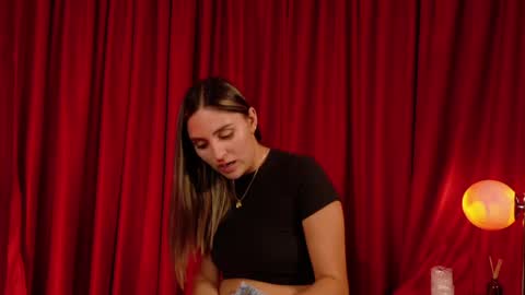 VictoriaNova online show from 21, 4, 2026