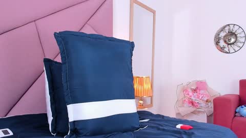 Snapshot of victoriaross1 chatting on 10, 1, 2025 VictoriaRoss online show from 10, 1, 2025