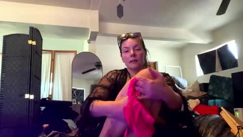victoriaryderxxxoo online show from 26, 4, 2026