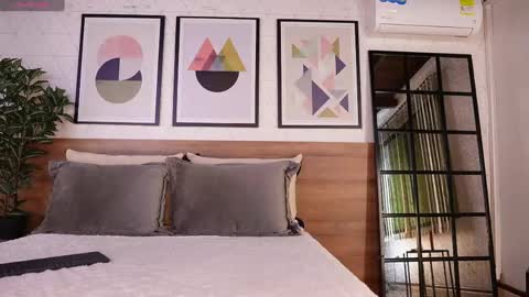 Victoria Shelby  online show from 14, 4, 2026