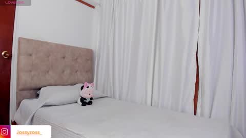 V  I C  T O R I A  online show from 9, 12, 2024