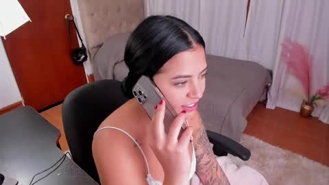 V  I C  T O R I A  online show from 6, 1, 2025