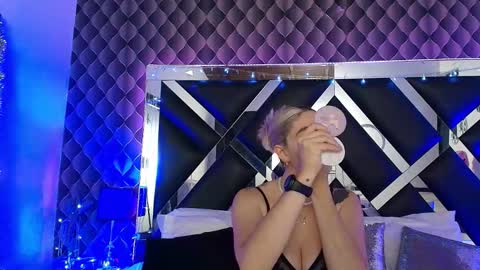 victtoria lee online show from 2, 3, 2026