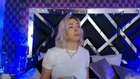 victtoria lee online show from 25, 4, 2026