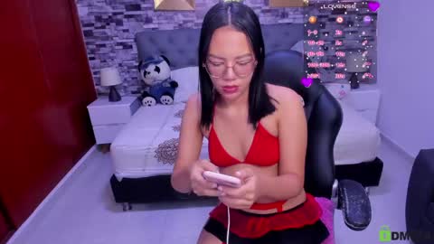 Snapshot of viiolet__moon chatting on 27, 4, 2026 Violet online show from 27, 4, 2026