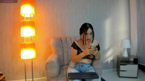 VIOLET  online show from 19, 5, 2026