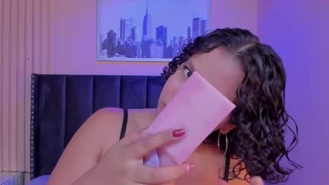 Viiolett online show from 11, 1, 2025