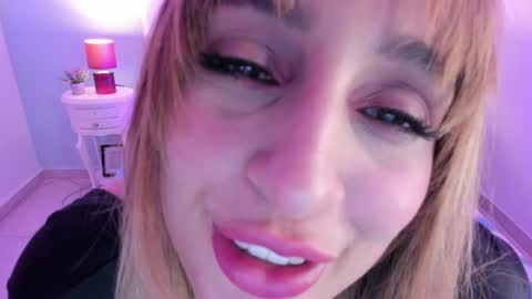 Snapshot of viiooleet chatting on 1, 2, 2025 Violet online show from 1, 2, 2025