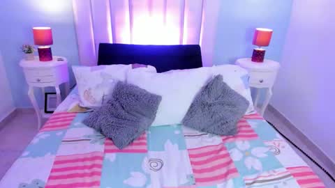 Snapshot of viiooleet chatting on 28, 10, 2025 Violet online show from 28, 10, 2025