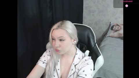 vikapowers online show from 10, 4, 2026