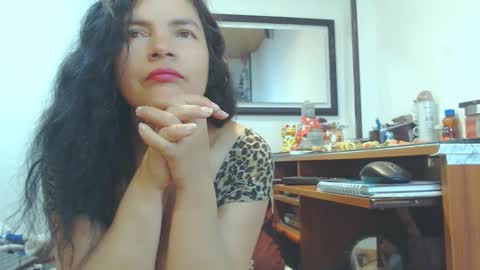 VIKKKTORIAAA online show from 4, 10, 2025