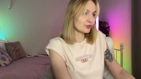 Snapshot of vikky_moon chatting on 12, 5, 2026 Vikky online show from 12, 5, 2026