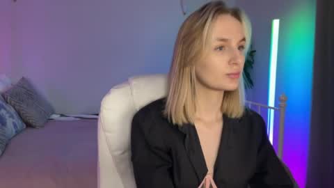 Snapshot of vikky_moon chatting on 13, 5, 2026 Vikky online show from 13, 5, 2026