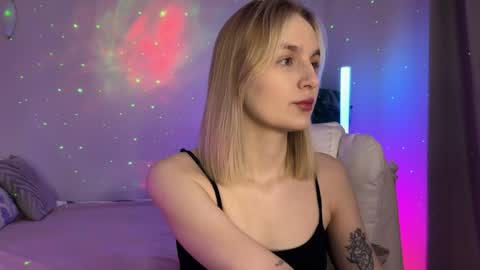 Snapshot of vikky_moon chatting on 14, 5, 2026 Vikky online show from 14, 5, 2026