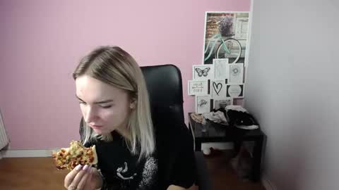 viktoria_lovely online show from 10, 9, 2025