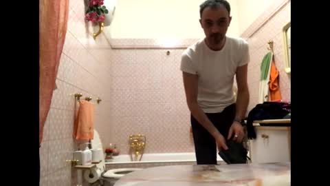 Snapshot of vinmin90 chatting on 16, 1, 2025 Zenith online show from 16, 1, 2025