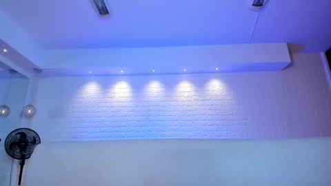 Violett  Everyday From 0530 to 1430 Col Time online show from 21, 2, 2025