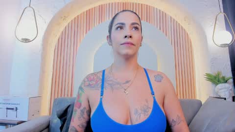 Violette online show from 8, 4, 2026