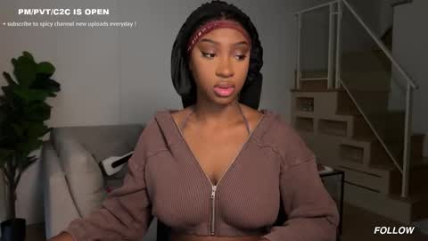 Snapshot of violet6xft chatting on 22, 3, 2026 Fantasy Black Girl online show from 22, 3, 2026