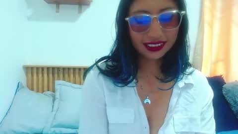V I O L E T  online show from 8, 5, 2026
