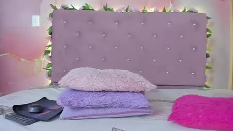 violet__taylor_ online show from 25, 5, 2026