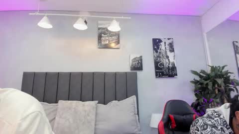 Snapshot of violet_and_myers chatting on 11, 11, 2025 Violet and Myers online show from 11, 11, 2025