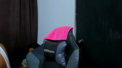 Violet and Myers online show from 22, 4, 2026