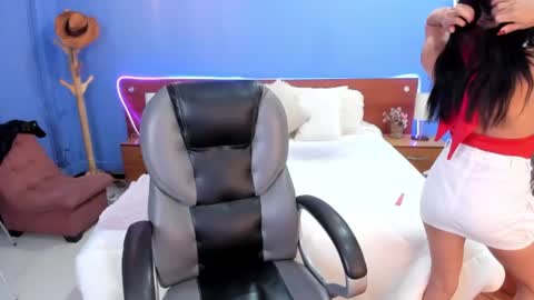 violet_anderson_ online show from 25, 7, 2026