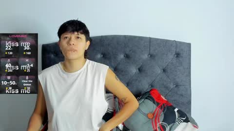 Violet and Casper online show from 26, 1, 2025