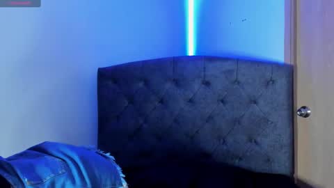 Violet and Casper online show from 21, 2, 2025