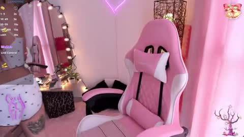 Snapshot of violet_ch chatting on 30, 12, 2024 violet online show from 30, 12, 2024