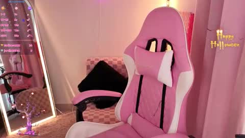 Snapshot of violet_ch chatting on 11, 10, 2025 violet online show from 11, 10, 2025