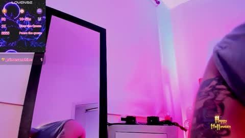 Snapshot of violet_jonesss chatting on 14, 10, 2025 Violet Jones online show from 14, 10, 2025