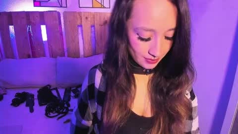 Violet Jones online show from 9, 4, 2026