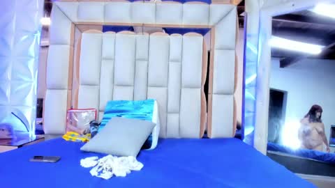 violet_milleer online show from 19, 4, 2026