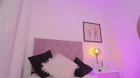 Snapshot of violet_queen2 chatting on 10, 2, 2025 Mary online show from 10, 2, 2025