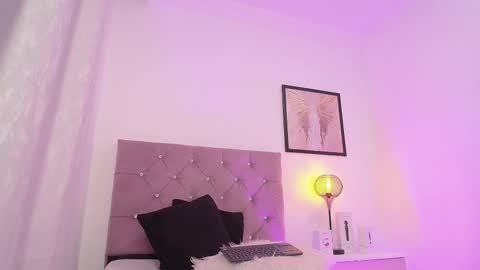 Snapshot of violet_queen2 chatting on 10, 2, 2025 Mary online show from 10, 2, 2025