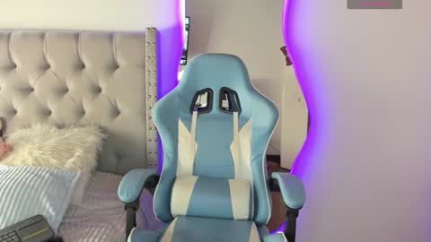  Violet  online show from 14, 12, 2024