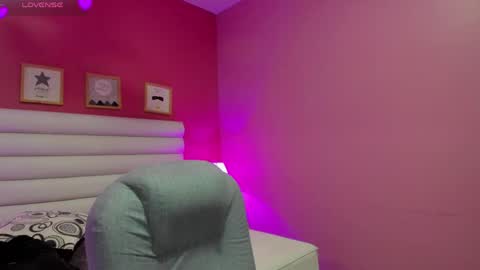 violet_sinclair online show from 26, 4, 2026